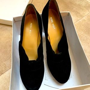 Nine West Suede pumps